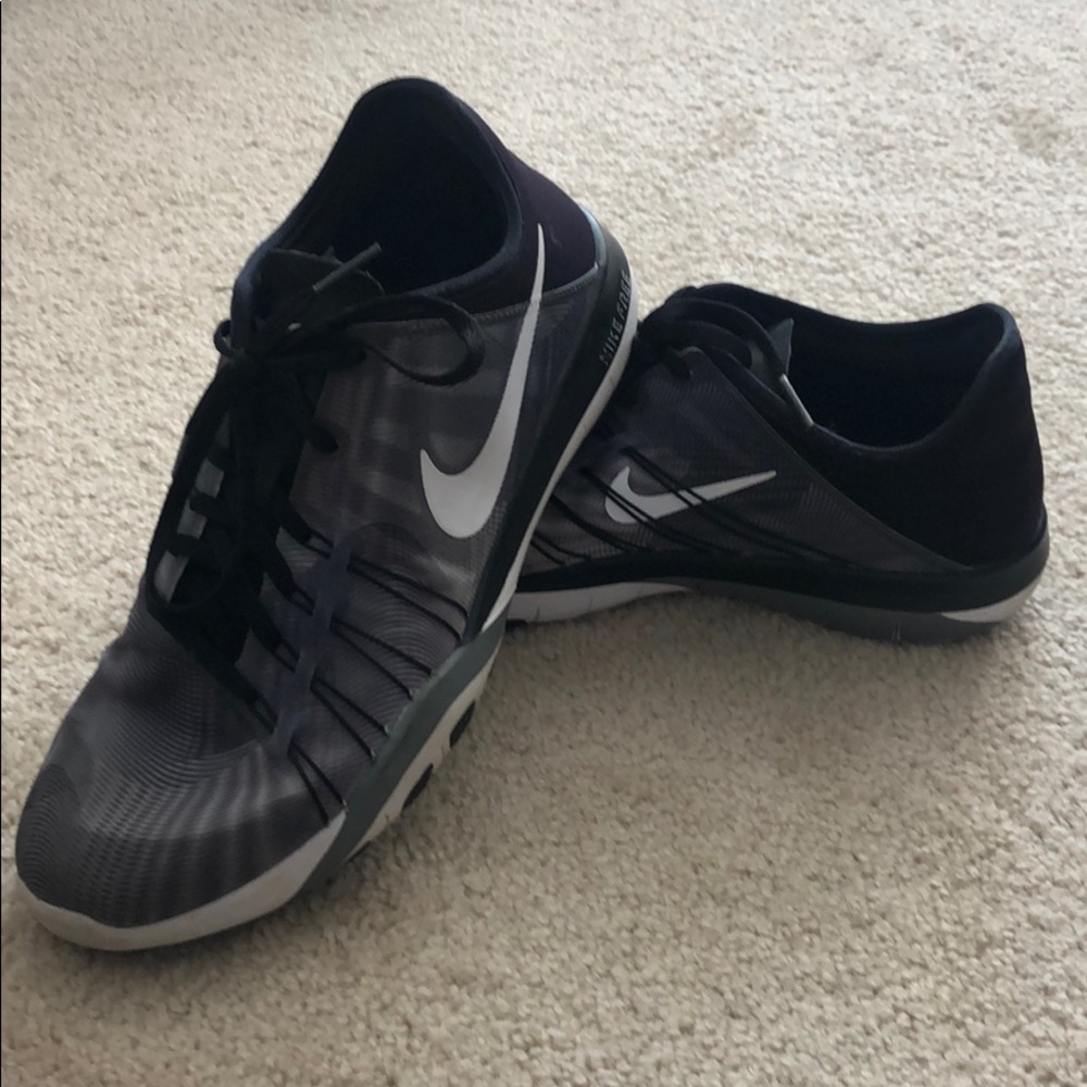 Women’s size 9 Nike Free!